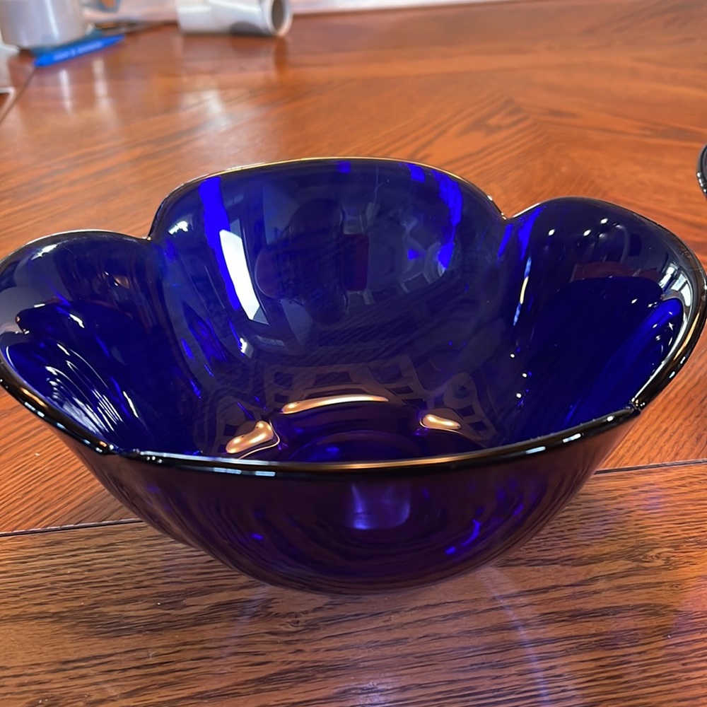 Vintage Cobalt Italy 🇮🇹 Glass 4 pedal Bowl